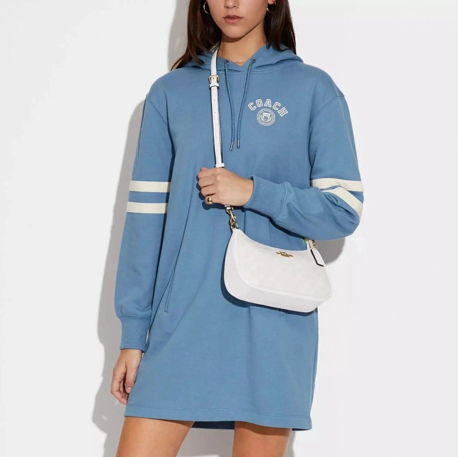 Teri Shoulder Bag In Signature Canvas